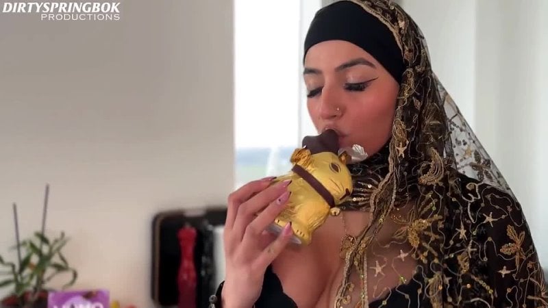 Hijabi aaliyah yasin naughty and breaks her fast